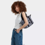 Kipling V4X2B42 črna ploščica torbica z umetniškim mini potiskom ženske torbe za čez ramo - slika 4